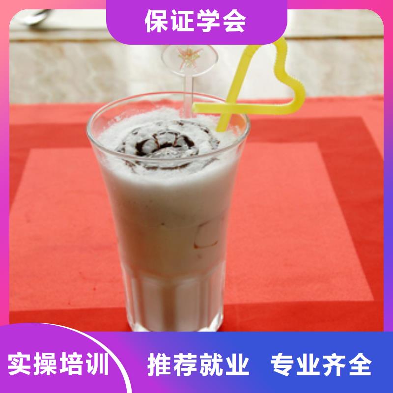 特色小吃虎振挖掘机学校专业齐全就业