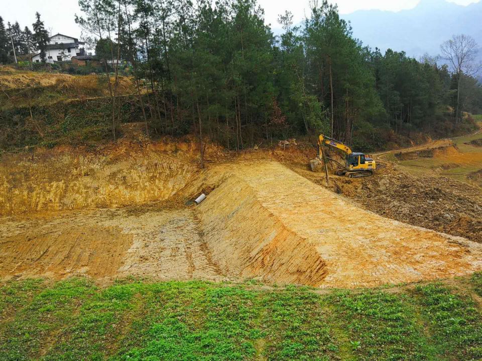 河堤水闸大修提升改造沙土固化剂推荐货源一周内发货