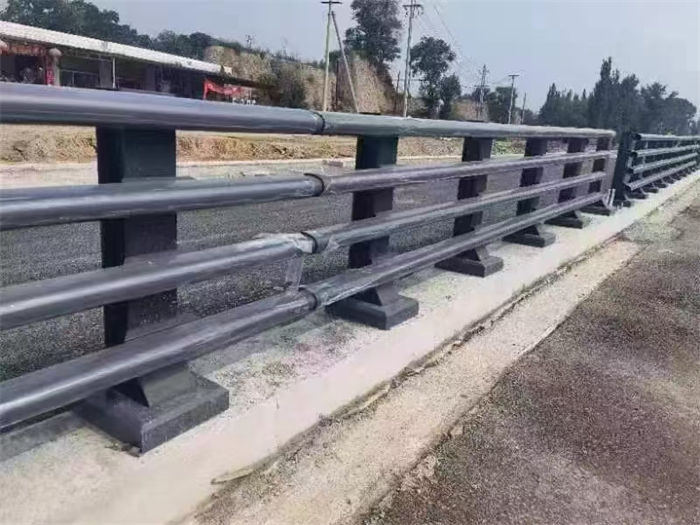 找铝合金防撞护栏-实体厂家可定制