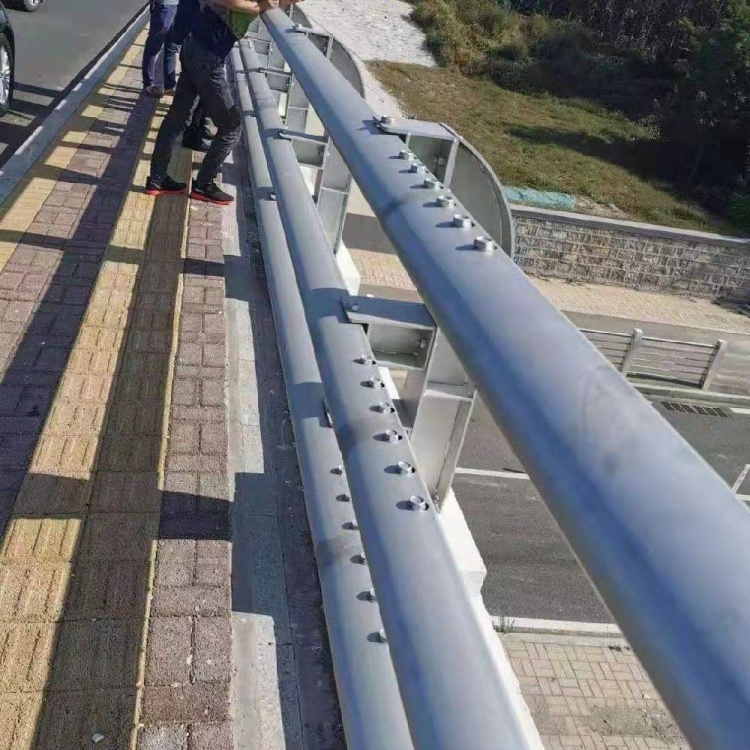 中央分隔栏-视频-中央分隔栏_安徽省淮南市达桥梁护栏不锈钢复合管护栏厂(淮南市分公司)