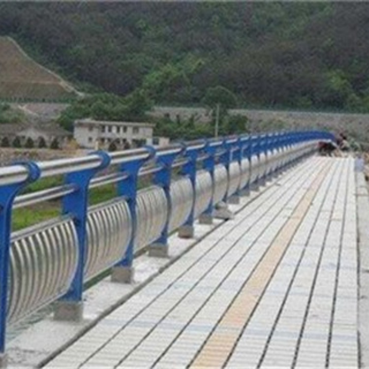 不锈钢护栏_桥梁钢制防撞护栏价格透明