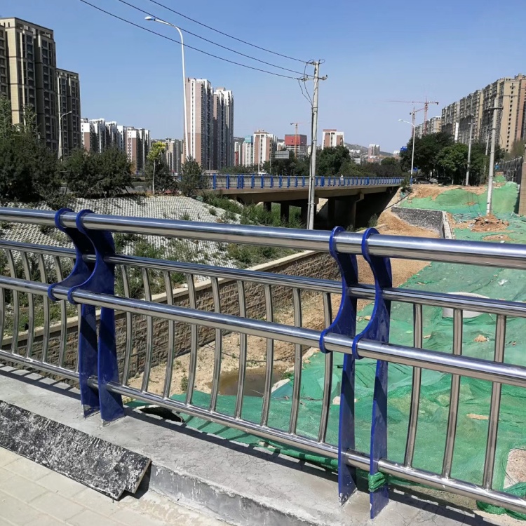 防撞护栏304不锈钢护栏一站式服务