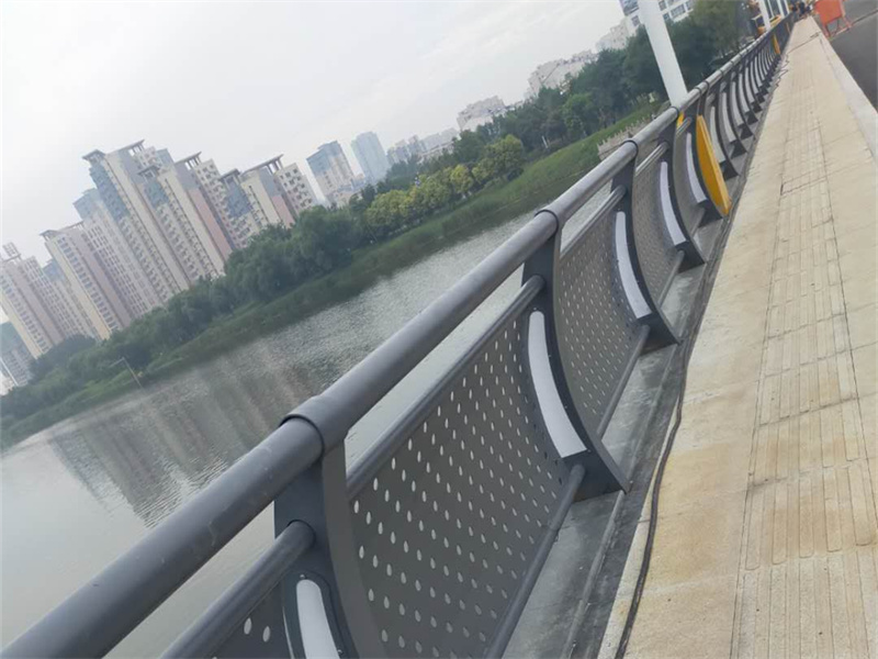 灯光护栏诚信为本