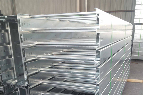 光大轻型节能桥架厂家梯式桥架镀锌桥架厂家快捷物流aq00.com