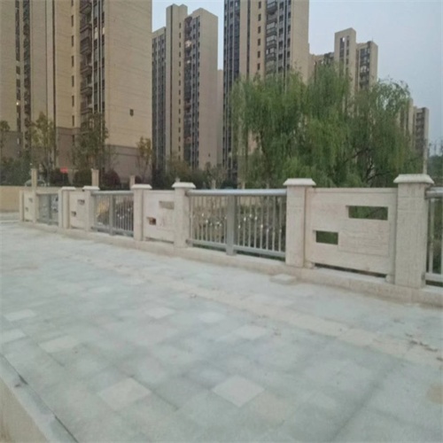 道路中央防撞护栏生产厂家质量过硬