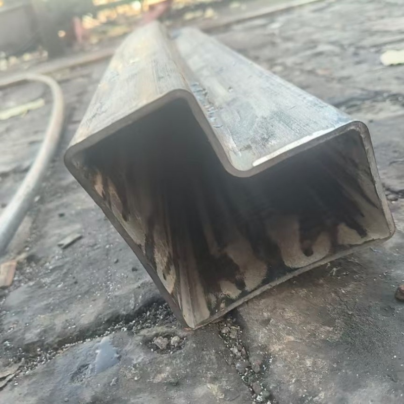 找40*99镀锌T型管认准东汇钢铁有限公司