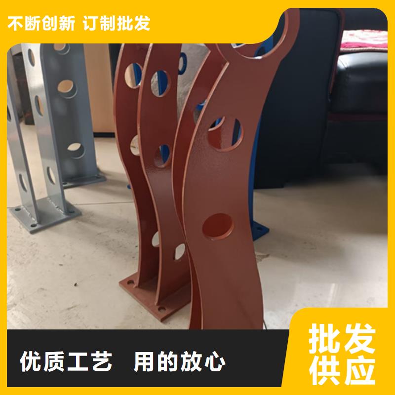 护栏立柱镀锌波形护栏产地直销真实拍摄品质可靠