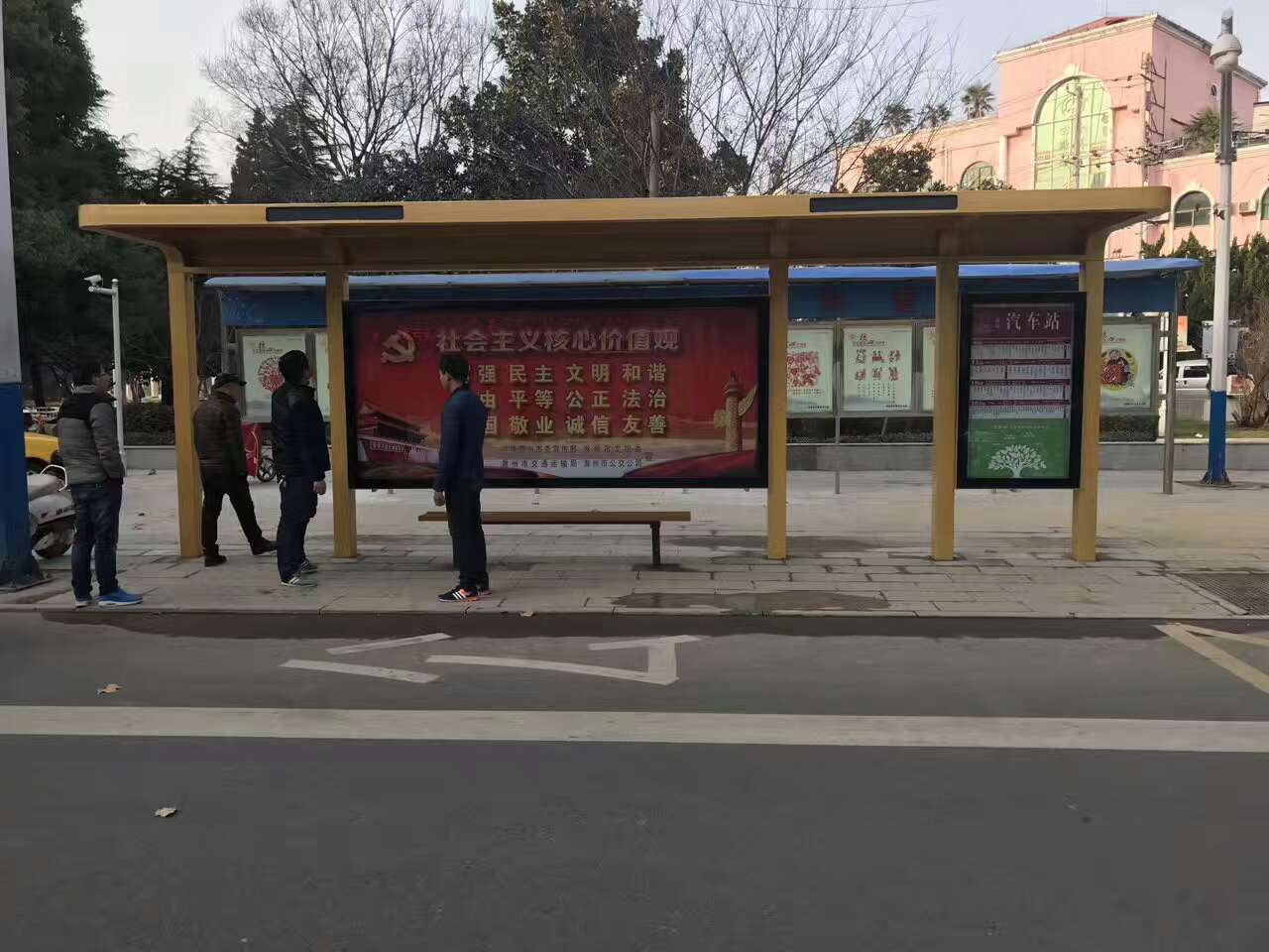 公交站台公园椅支持拿样当地厂家