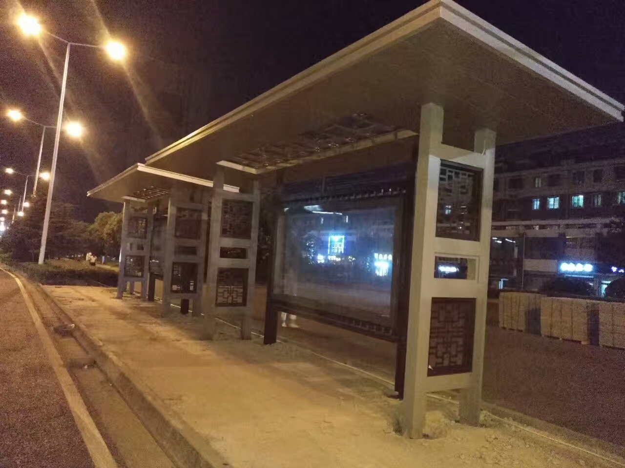 公交站台精神堡垒标识牌欢迎来厂考察