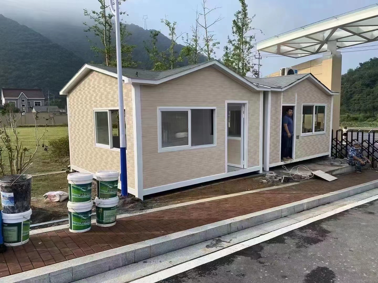 岗亭分类垃圾箱好品质经得住考验工艺精细质保长久