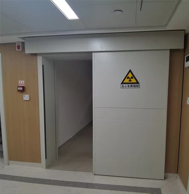推拉铅门图片