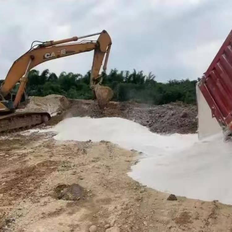 石灰厂原料层层筛选