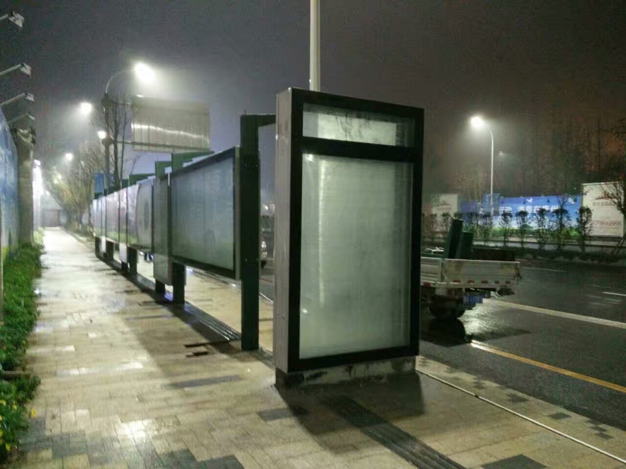 候车亭灯箱实体大厂当地生产厂家