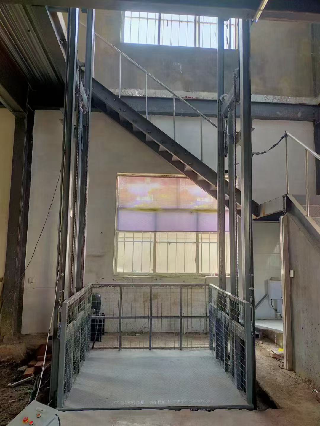山东导轨式升降机报价当地供应商