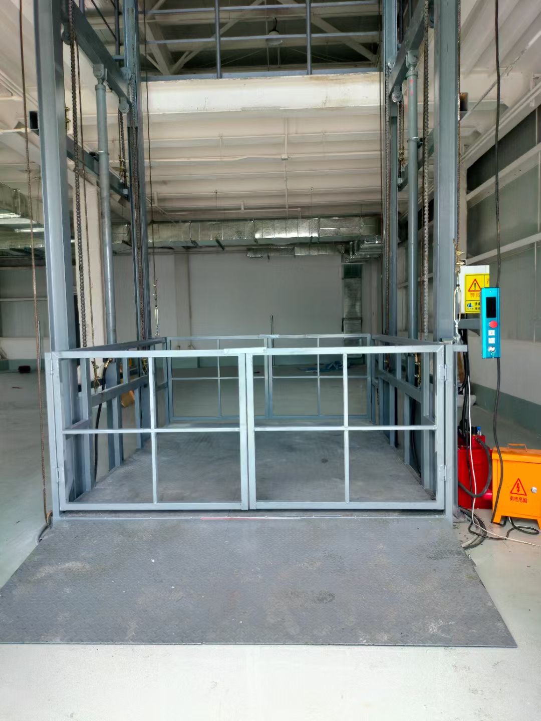 车间导轨式升降机价格用心经营