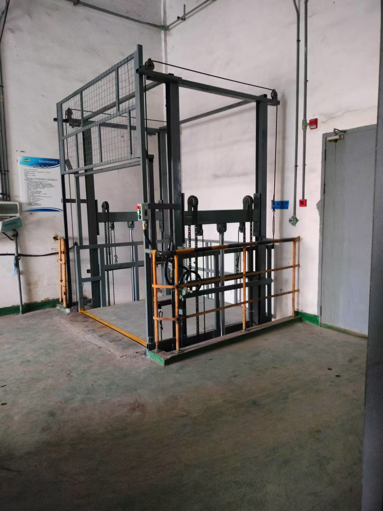 导轨式升降机价格报价当地品牌