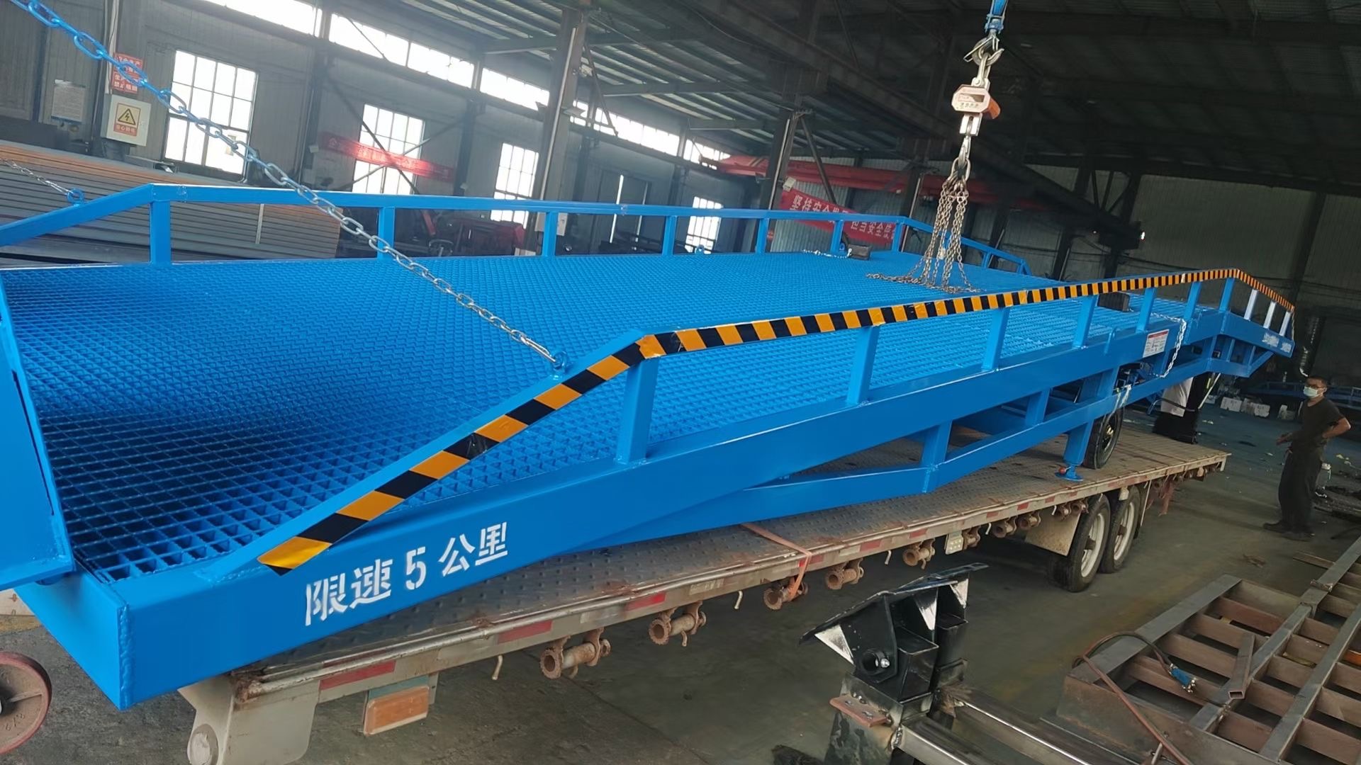 6吨移动式登车桥价格公司免费寄样